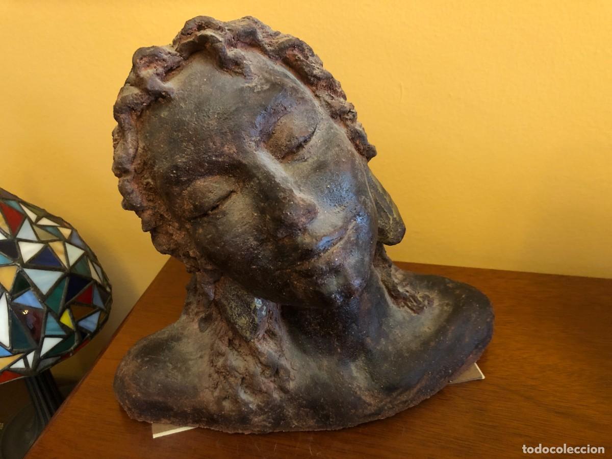 Antig&uuml;edades: BUSTO DE BARRO FIRMADO - Foto 1