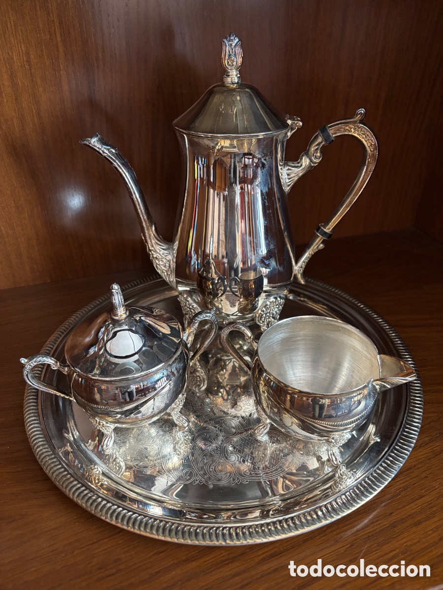 Antig&uuml;edades: Cafetera de alpaca con bandeja - Foto 1