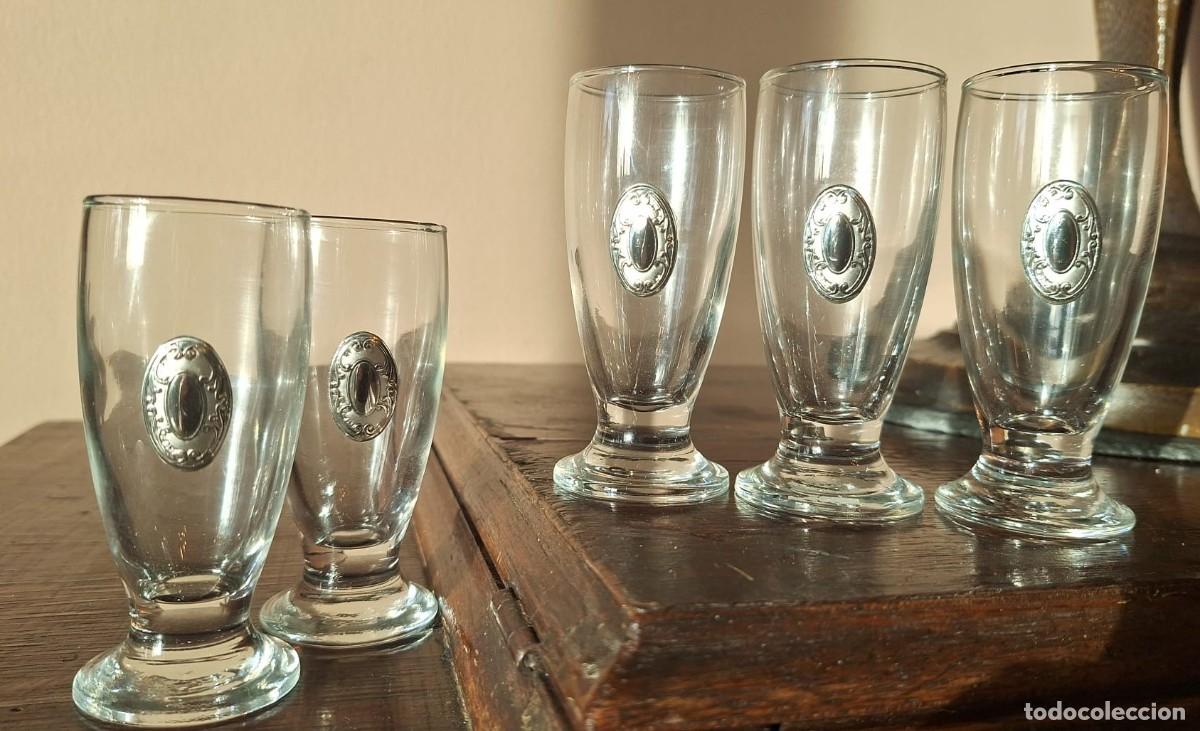 Antig&uuml;edades: 5 Copas de Licor de Cristal con Aplique de Plata - Foto 7