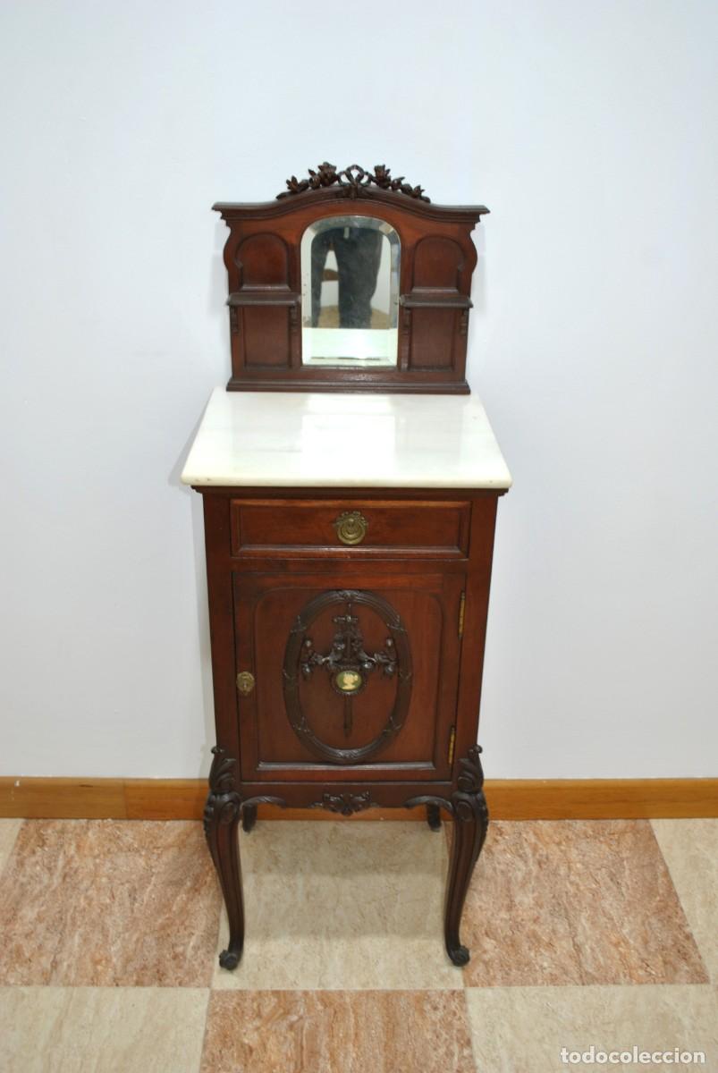 Antig&uuml;edades: MESITA ANTIGUA CON ESPEJO - Foto 2
