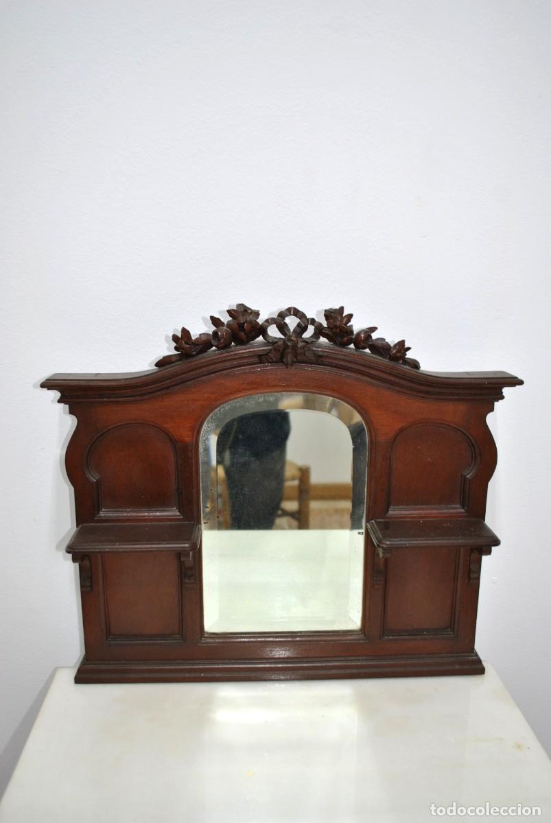 Antig&uuml;edades: MESITA ANTIGUA CON ESPEJO - Foto 4