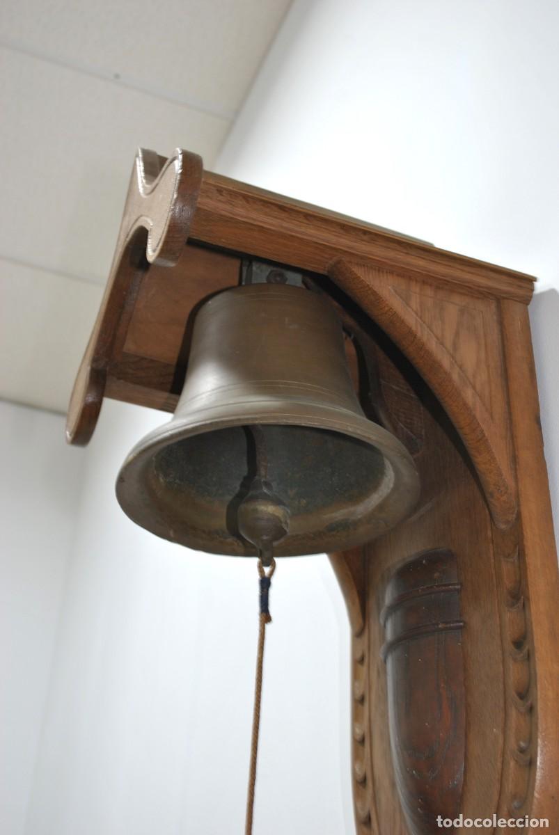 Antig&uuml;edades: CAMPANA DE PARED CON SOPORTE DE MADERA - Foto 5