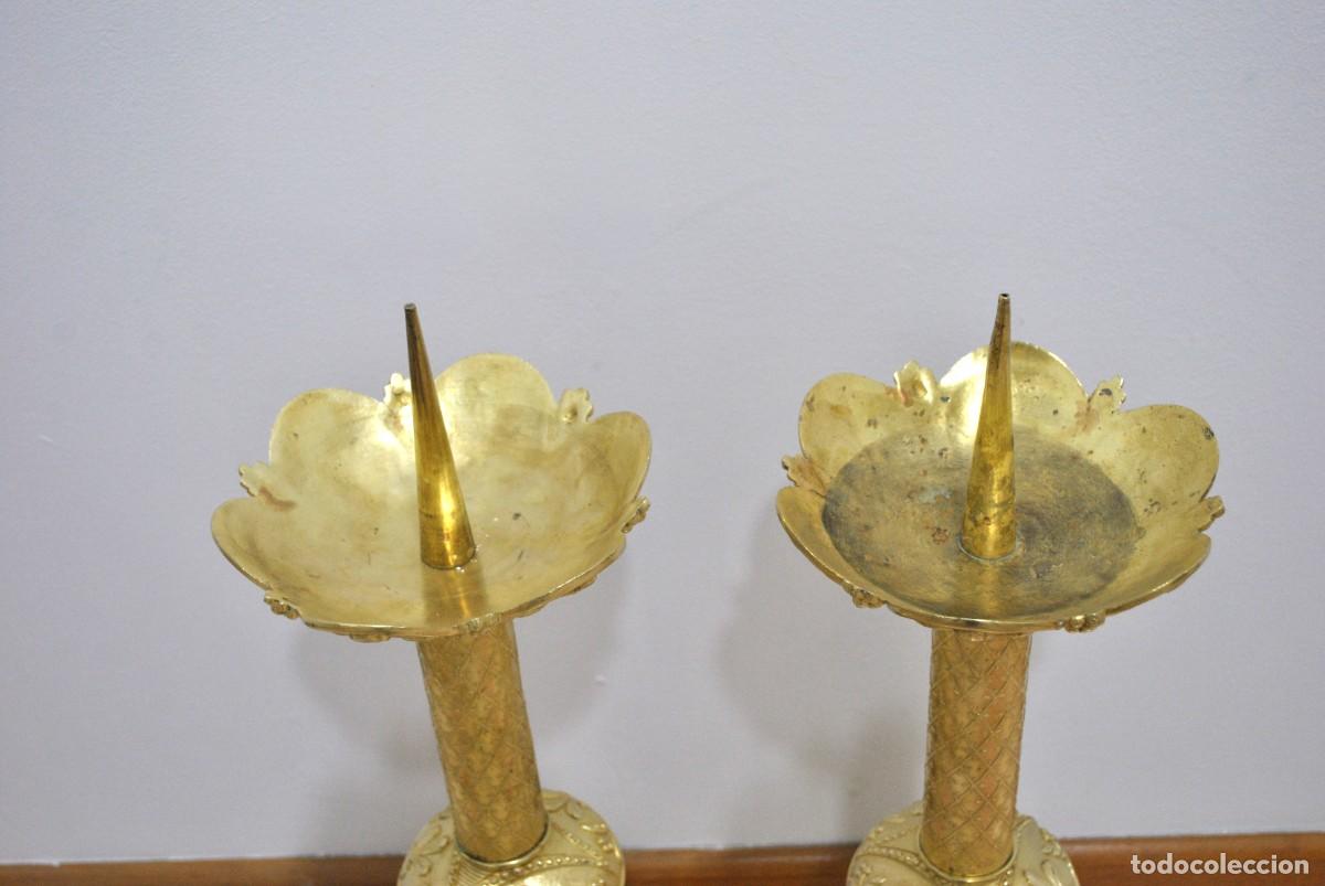 Antig&uuml;edades: PAREJA DE HACHEROS DE BRONCE SOBREDORADO - Foto 7
