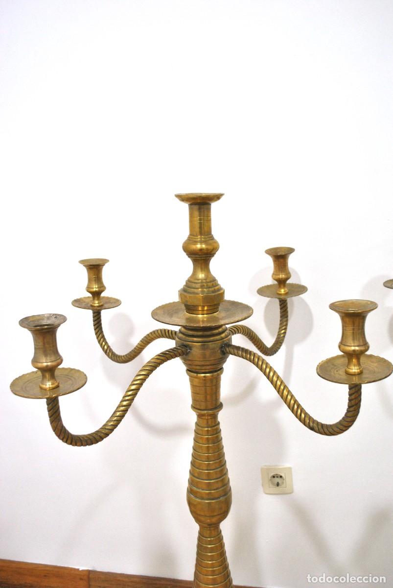 Antig&uuml;edades: PAREJA DE CANDELABROS DE PIE CON 5 LUCES - Foto 3