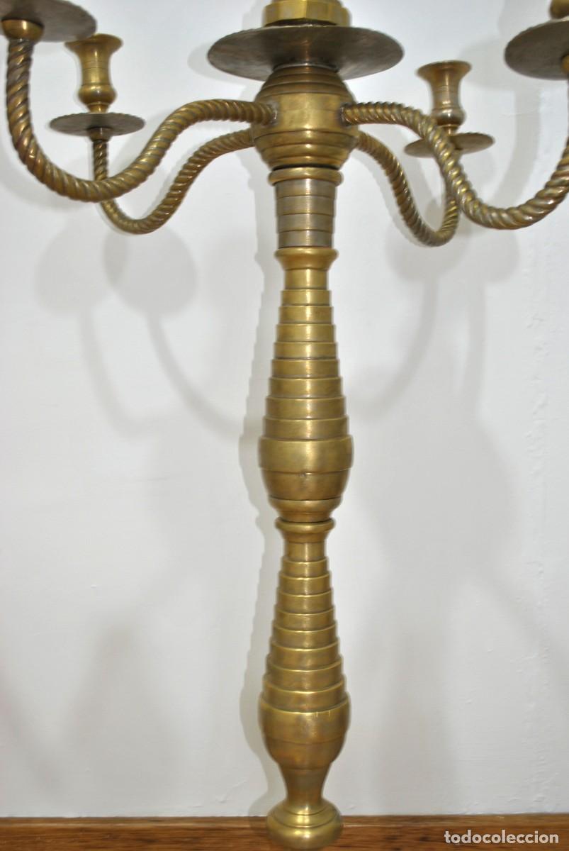 Antig&uuml;edades: PAREJA DE CANDELABROS DE PIE CON 5 LUCES - Foto 5