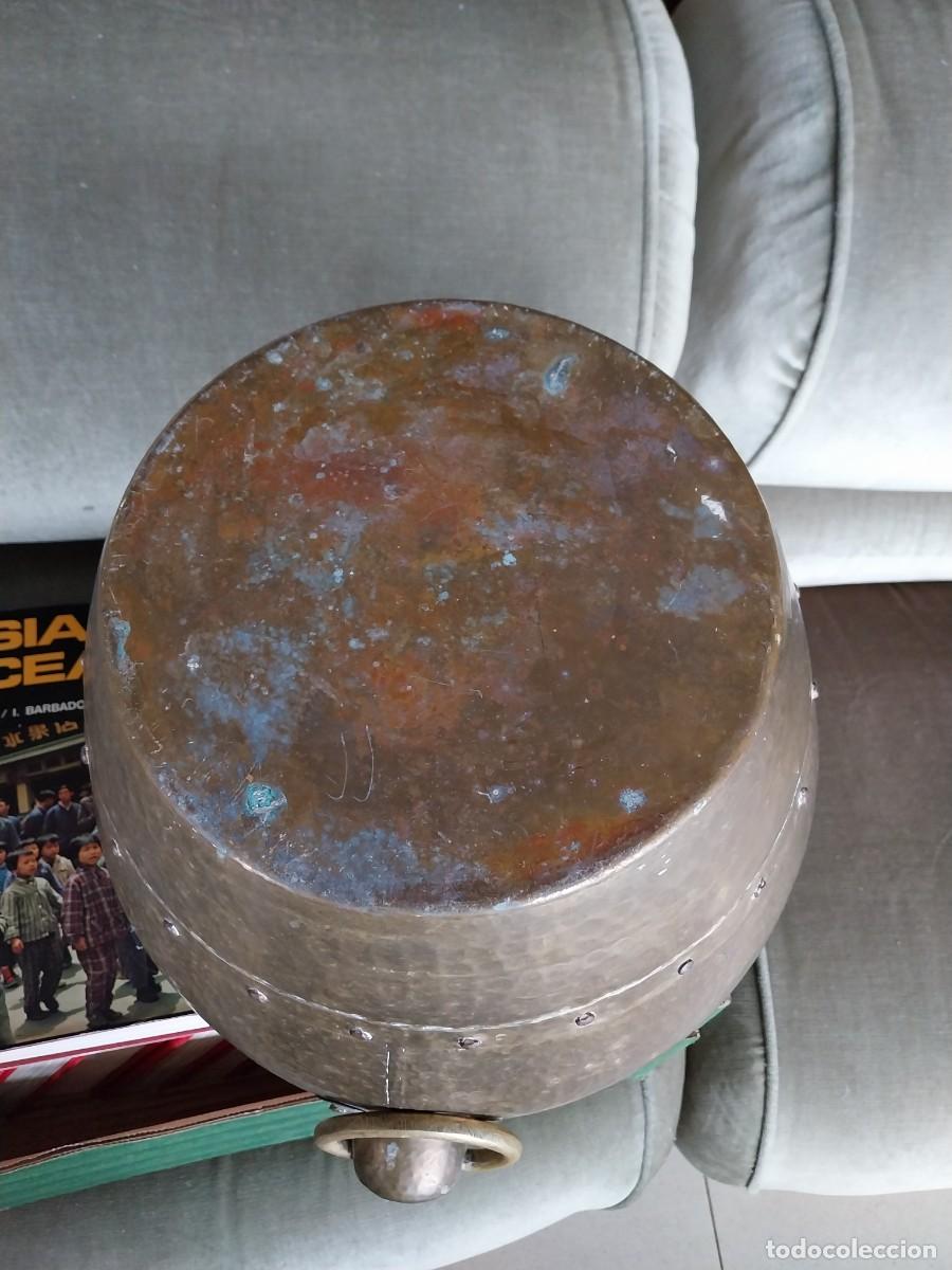 Antig&uuml;edades: MACETERO DE COBRE REPUJADO CON ARGOLLAS - Foto 5