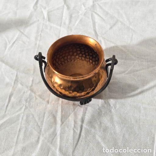 Antig&uuml;edades: Caldero de cobre con asas de hierro - Foto 3