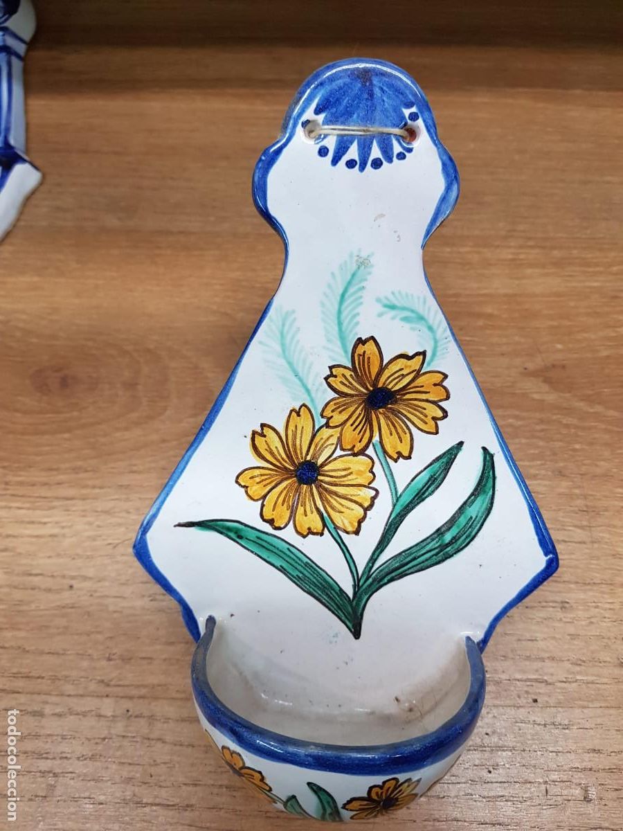 Antig&uuml;edades: BENDITERA RELIGIOSA DE CERAMICA - Foto 1