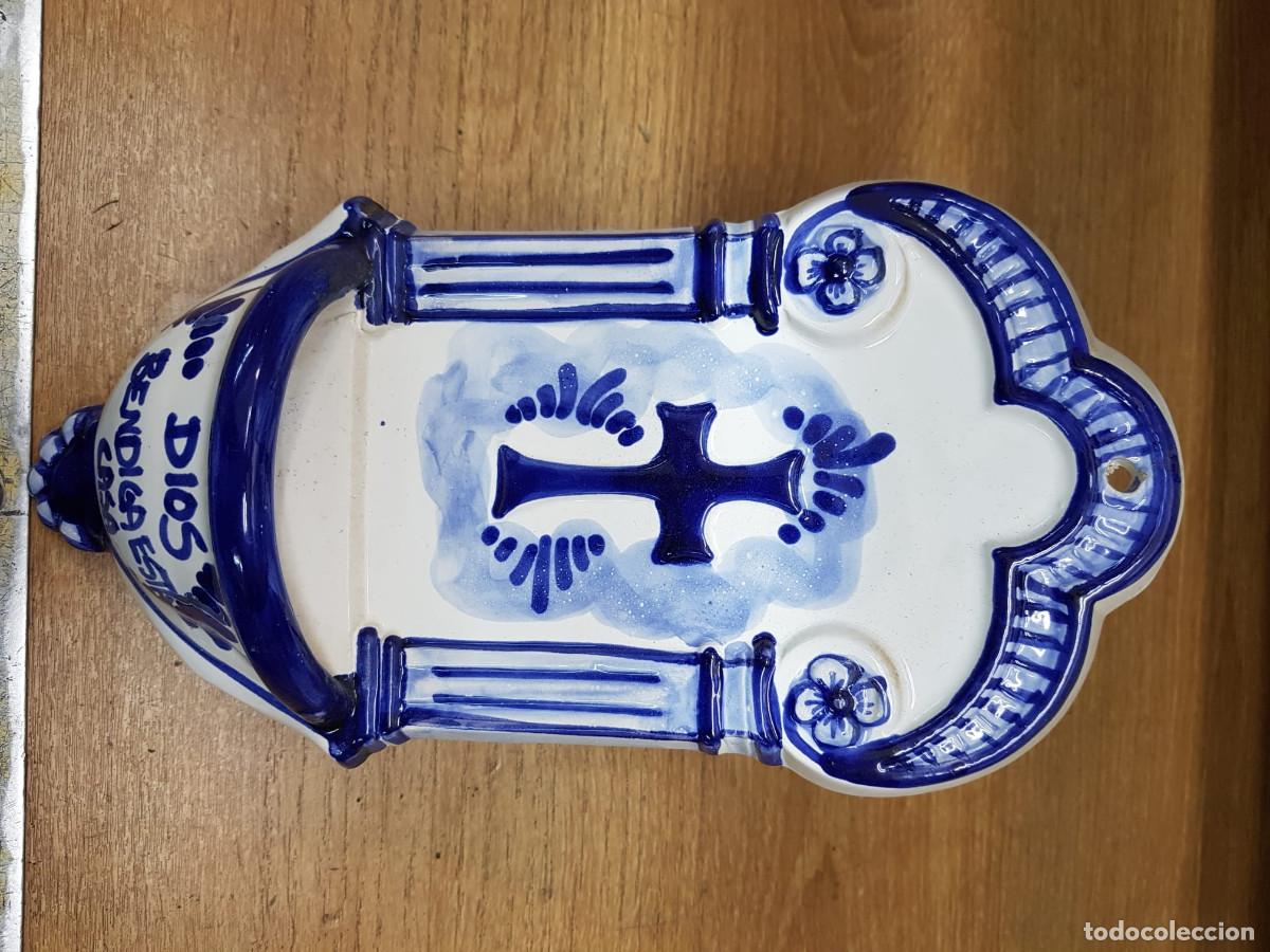 Antig&uuml;edades: BENDITERA RELIGIOSA DE CERAMICA - Foto 2