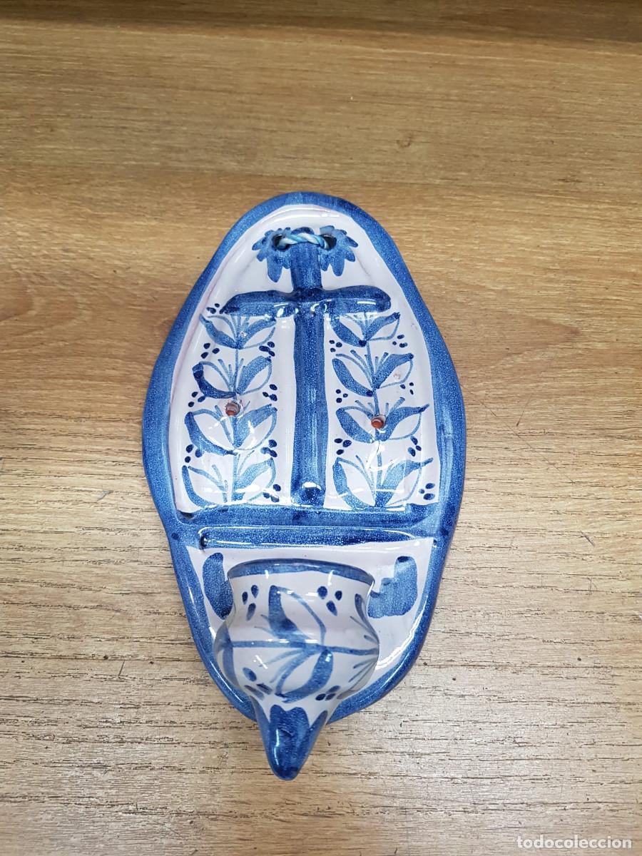 Antig&uuml;edades: BENDITERA RELIGIOSA DE CERAMICA - Foto 1