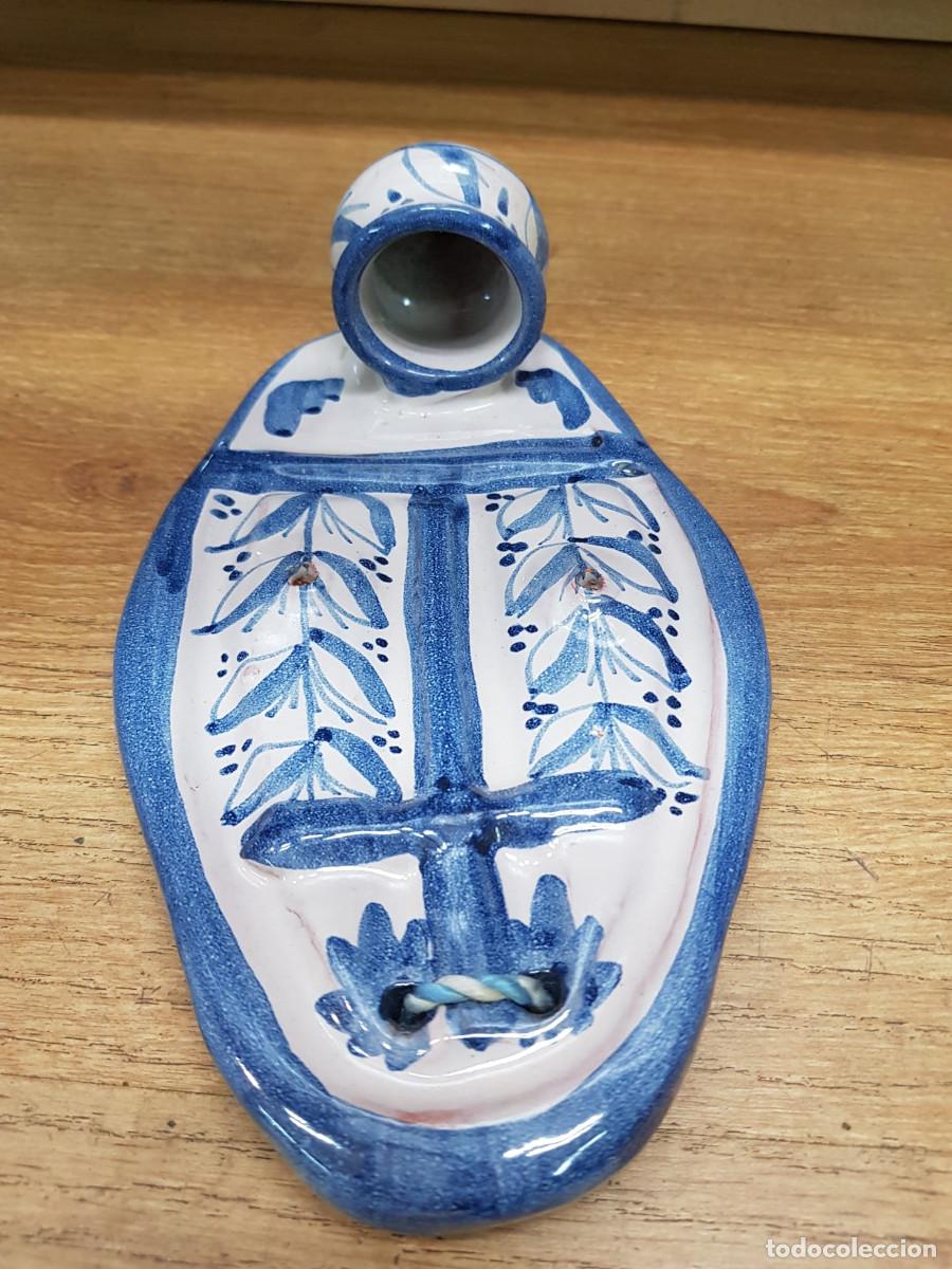 Antig&uuml;edades: BENDITERA RELIGIOSA DE CERAMICA - Foto 2