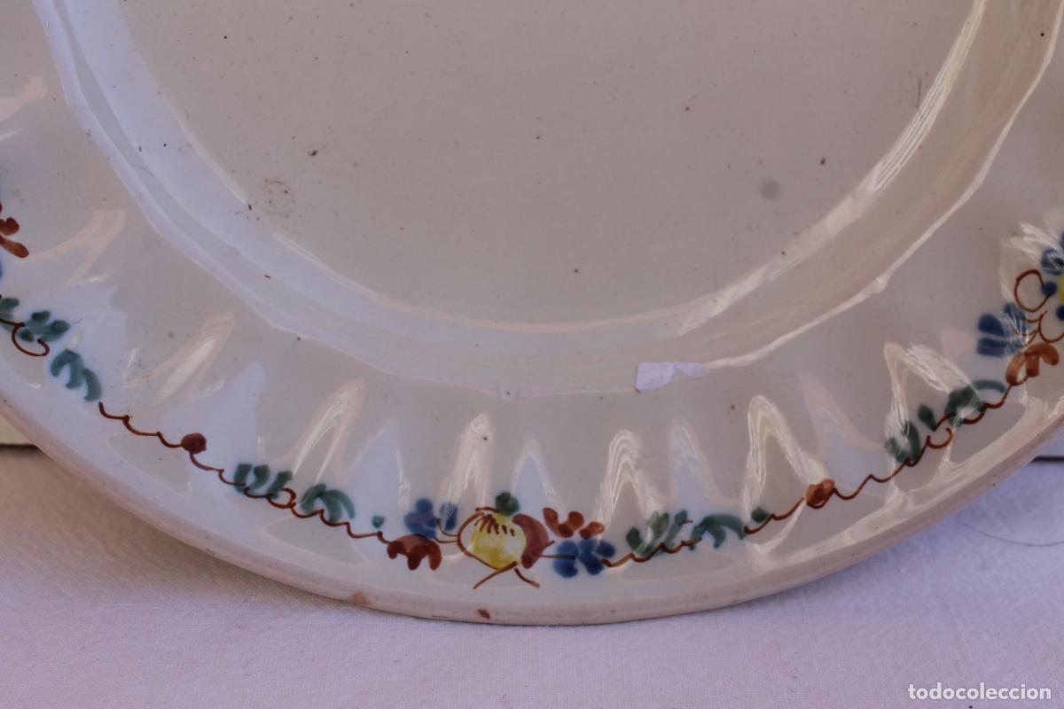 Antig&uuml;edades: PLATO DE CERAMICA DE ALCORA - Foto 2