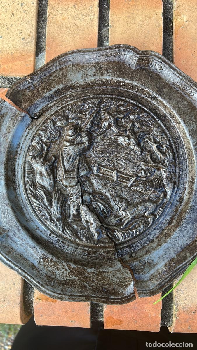 Antig&uuml;edades: Plato caza, material bronce - Foto 1