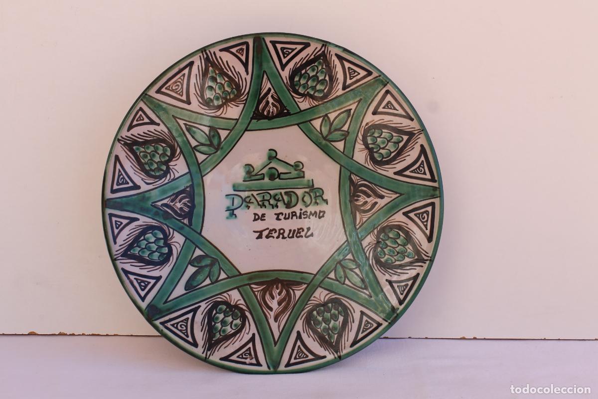 Antig&uuml;edades: PLATO DE CERAMICA DE TERUEL PUNTER - Foto 1