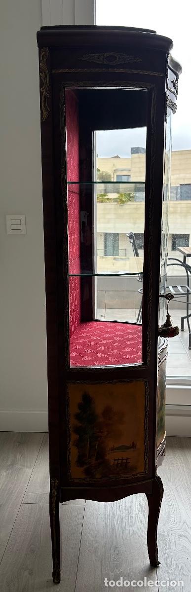Antig&uuml;edades: Elegante vitrina estilo Luis XV - Foto 5
