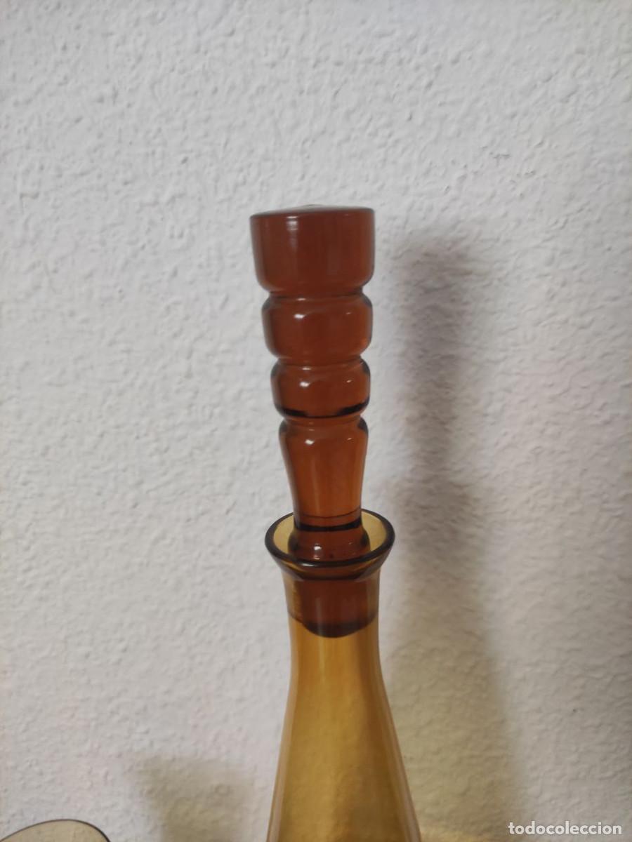 Antig&uuml;edades: Juego Decantador y 2 Copas Ambar - Foto 3
