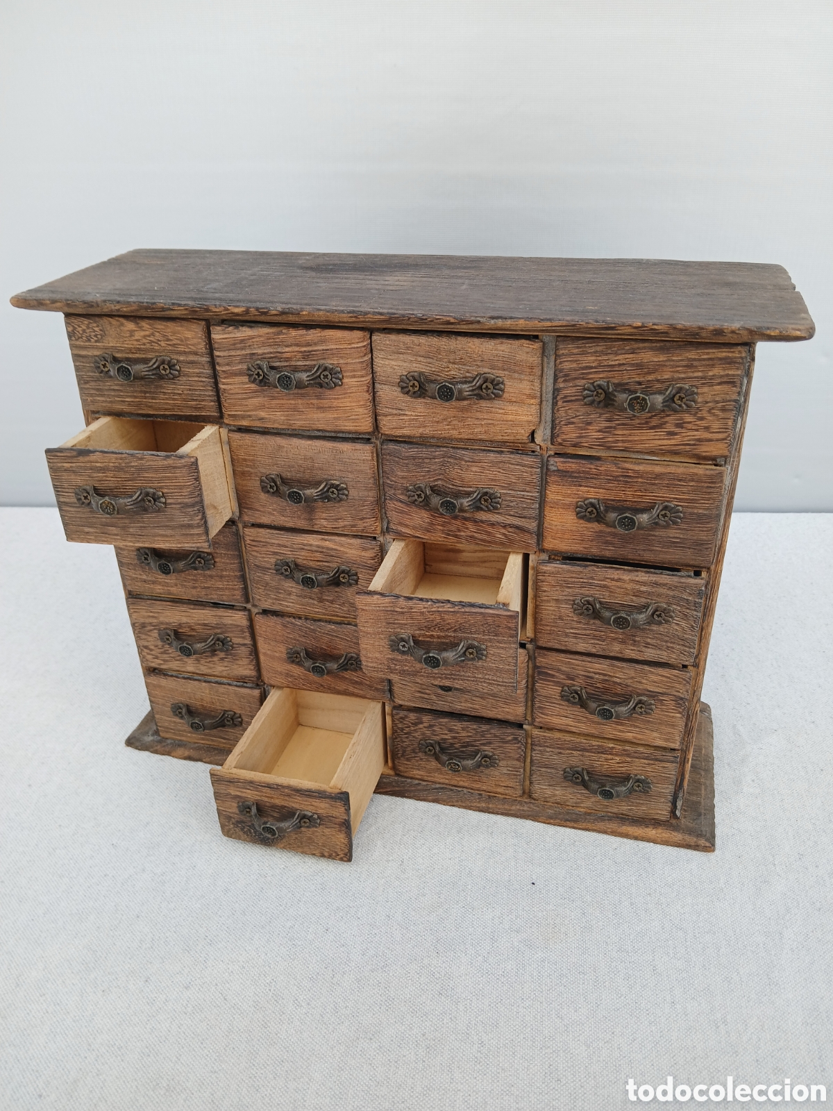 Antig&uuml;edades: Caja joyero madera 20 cajones - Foto 2