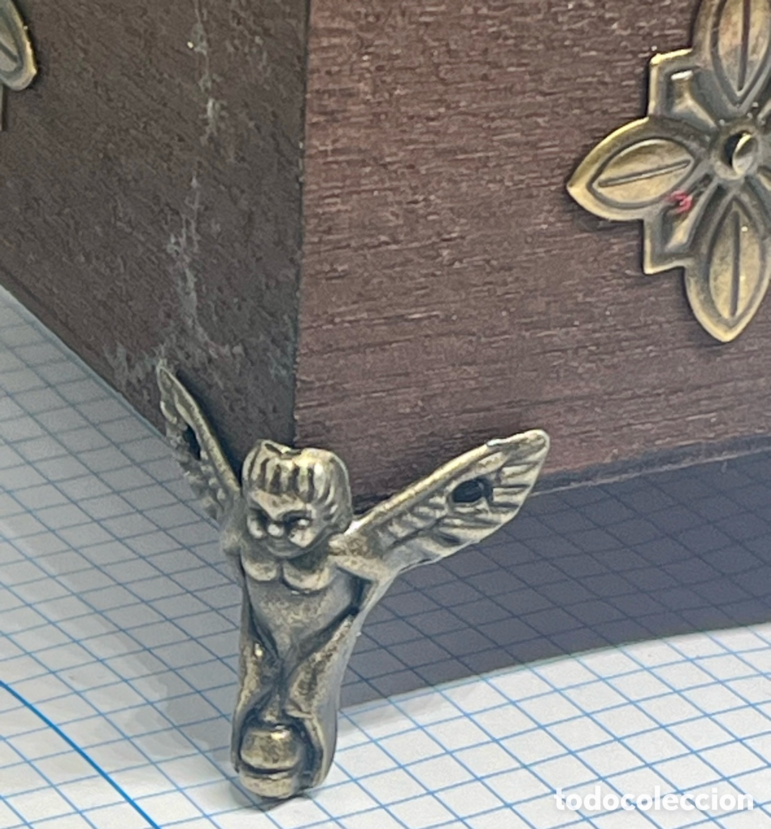 Antig&uuml;edades: CAJA DE MADERA Y ADORNOS EN BRONCE - Foto 5