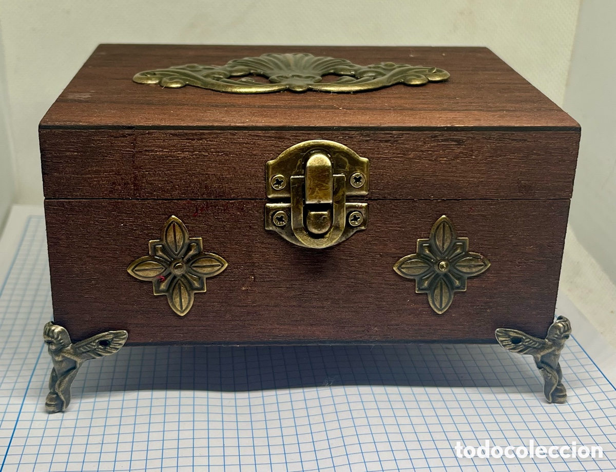 Antig&uuml;edades: CAJA DE MADERA Y ADORNOS EN BRONCE - Foto 1