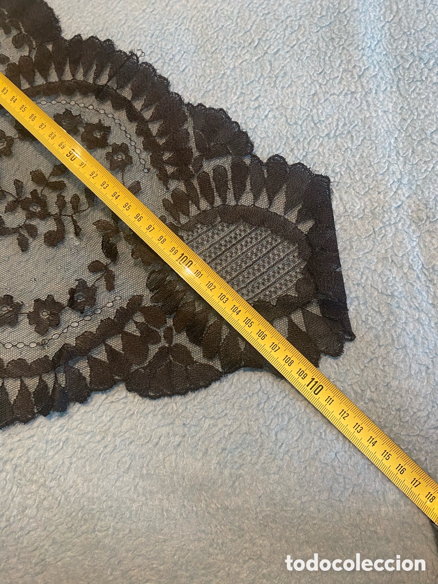 Antig&uuml;edades: Peque&ntilde;a mantilla triangular de seda hecha a mano - Foto 11