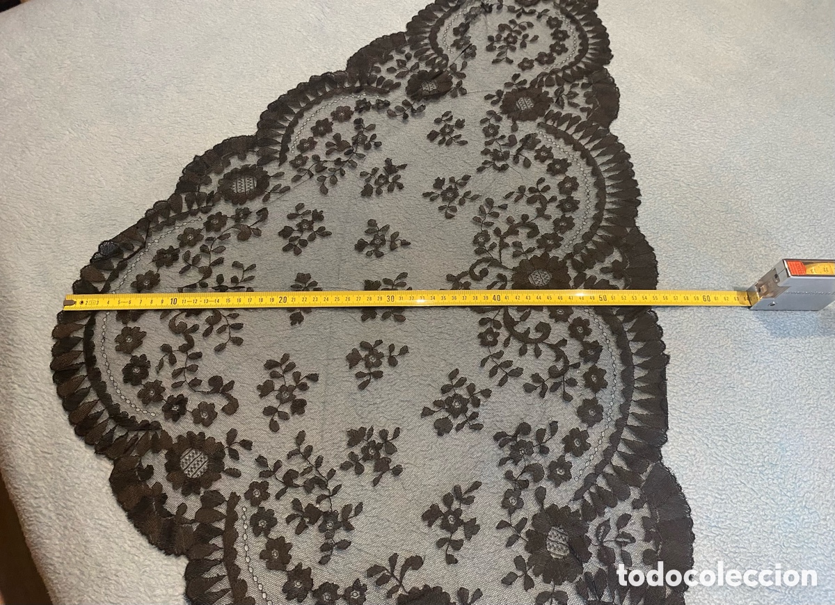 Antig&uuml;edades: Peque&ntilde;a mantilla triangular de seda hecha a mano - Foto 12