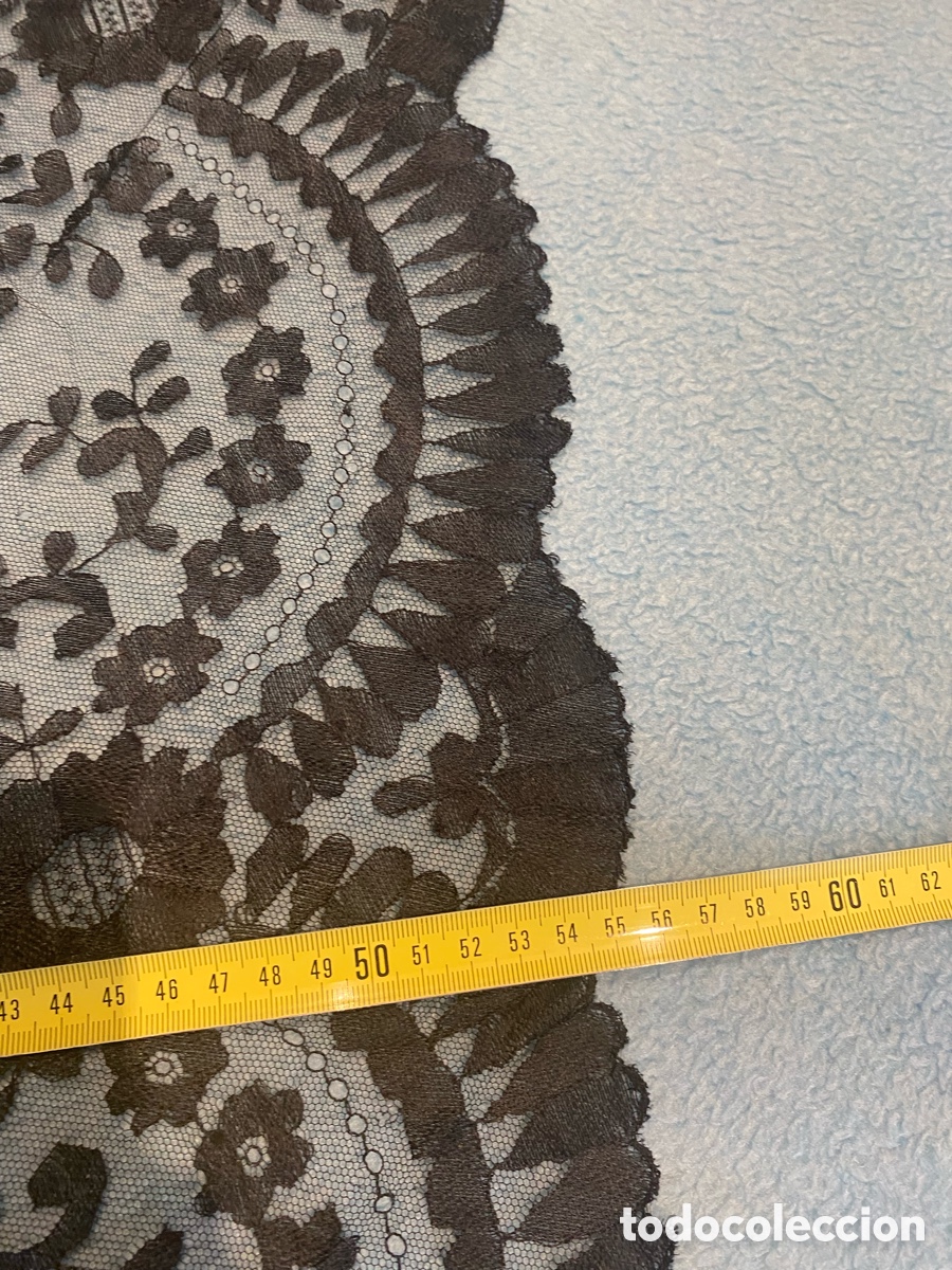 Antig&uuml;edades: Peque&ntilde;a mantilla triangular de seda hecha a mano - Foto 10