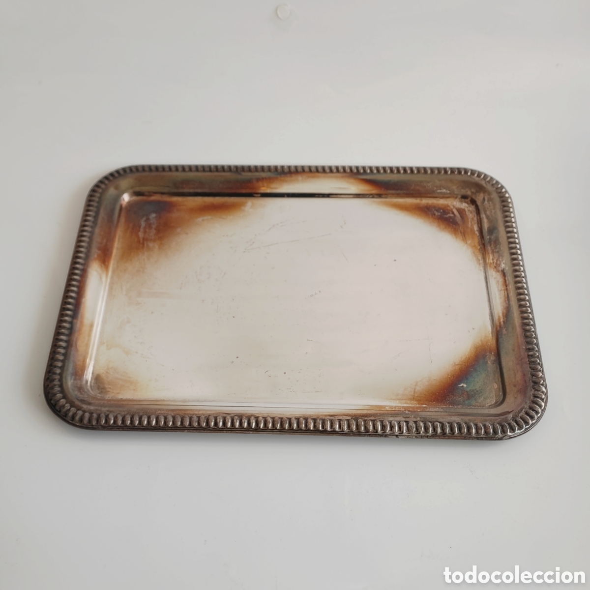 Antig&uuml;edades: Bandeja de metal plateado - Foto 1
