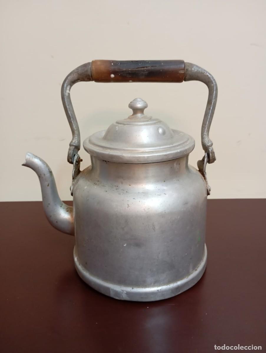 Antig&uuml;edades: Tetera antigua de aluminio - Foto 1