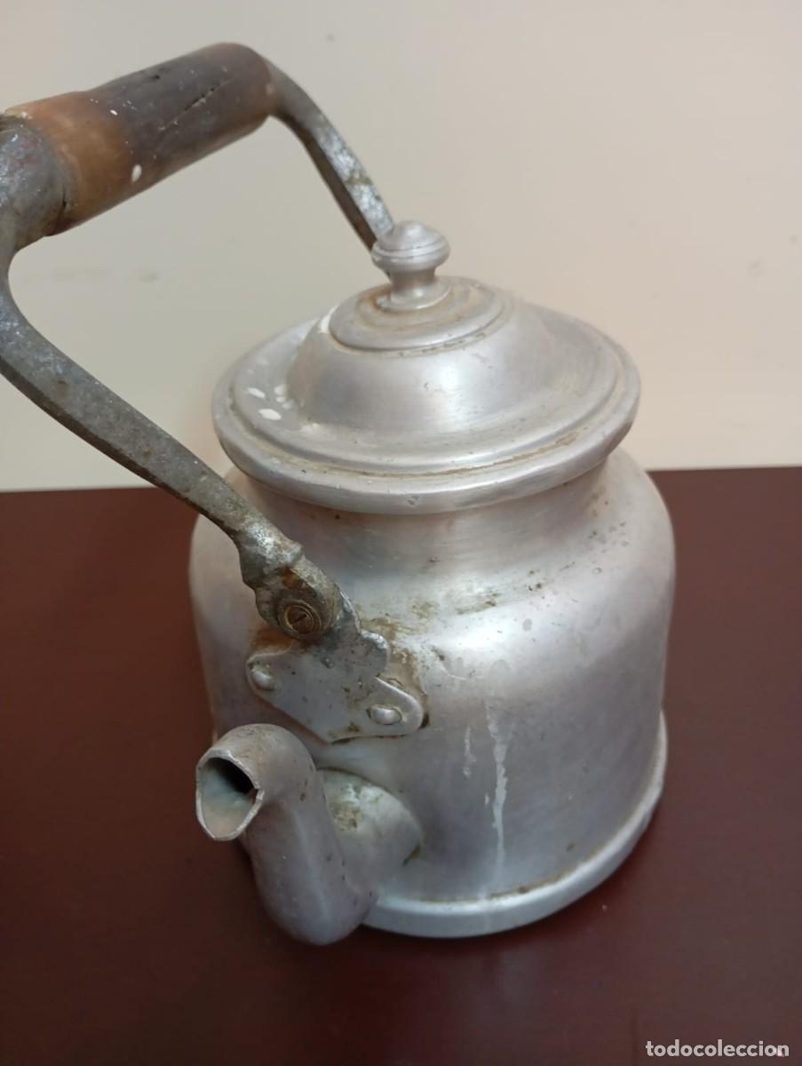 Antig&uuml;edades: Tetera antigua de aluminio - Foto 3