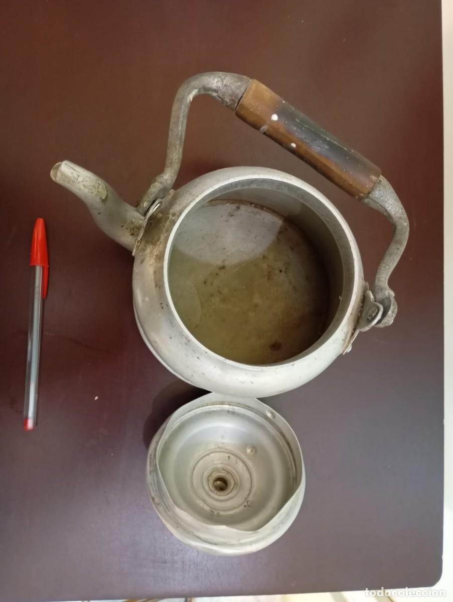 Antig&uuml;edades: Tetera antigua de aluminio - Foto 4