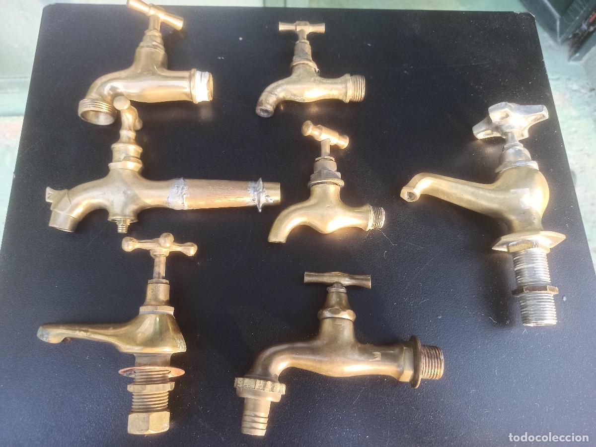 Antig&uuml;edades: Grifos 7 de laton lote variado - Foto 2