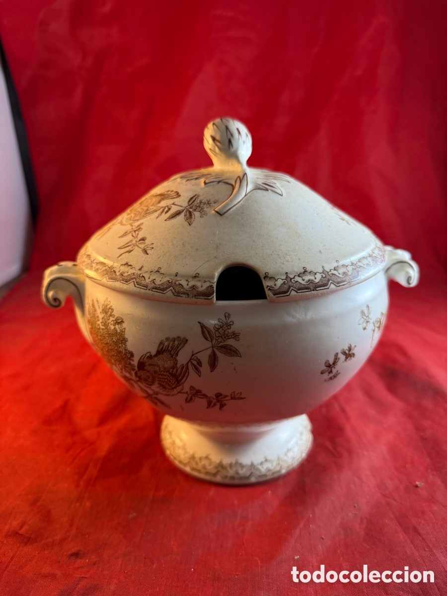 Antig&uuml;edades: Antigua sopera de porcelana - Foto 1