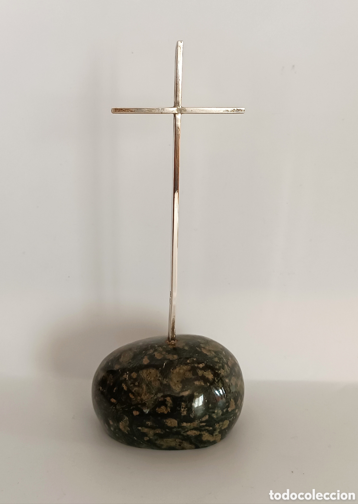 Antig&uuml;edades: Crucifijo en plata de ley - Foto 1
