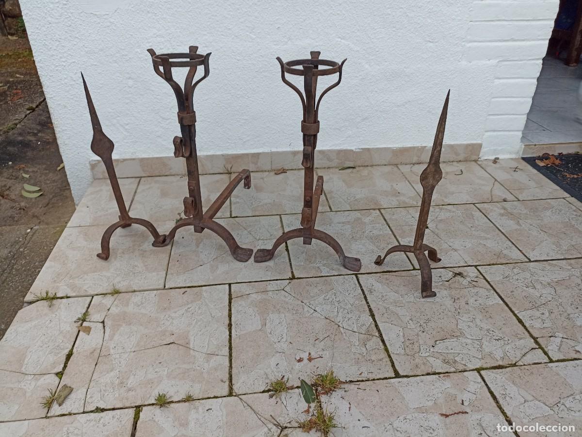 Antig&uuml;edades: Morillos de chimenea con auxiliares - Foto 1