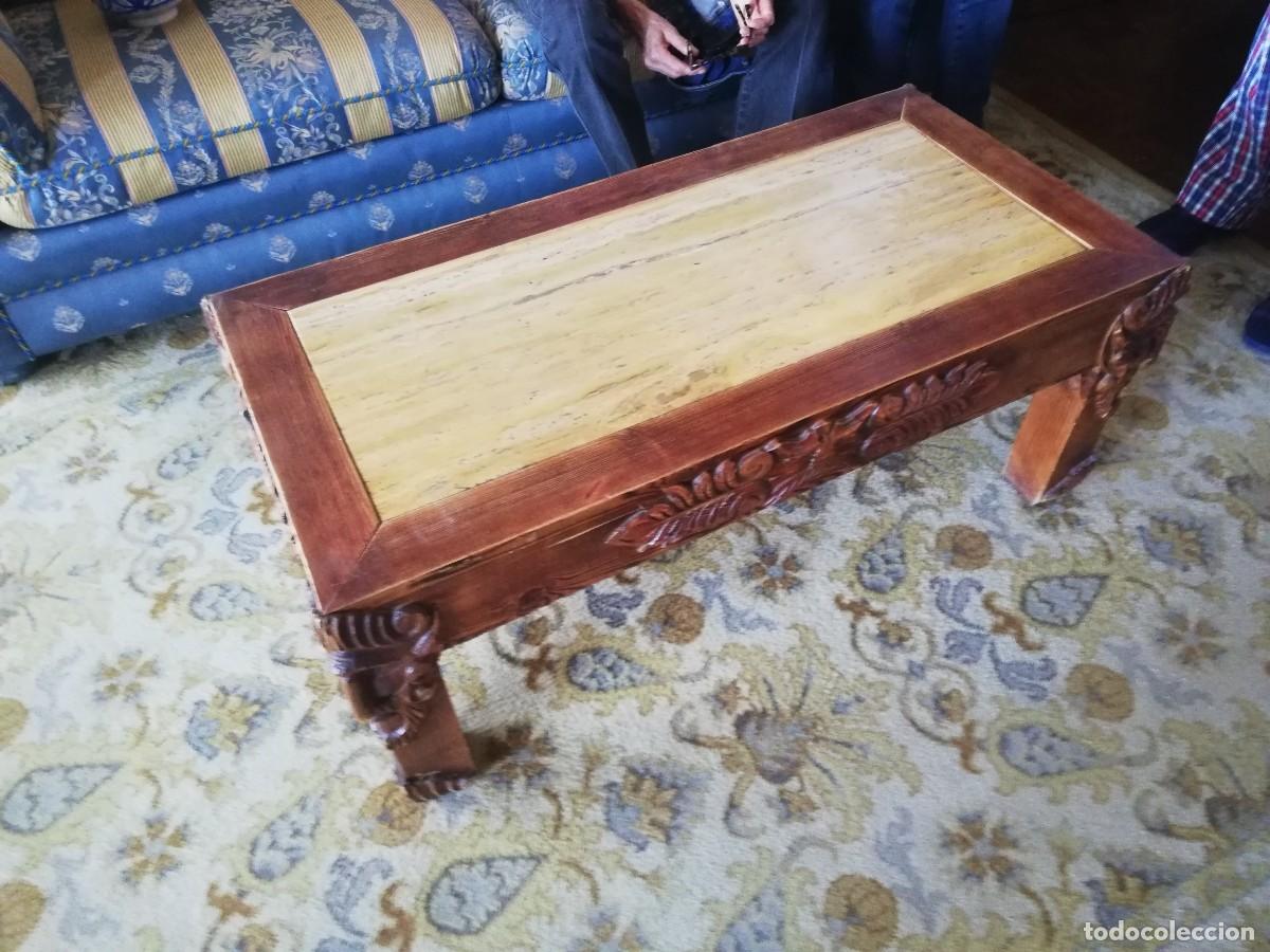 Antig&uuml;edades: Mesa centro, madera tallada y marmol. - Foto 1