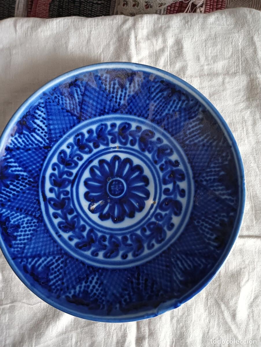 Antig&uuml;edades: Plato antiguo en azules - Foto 1