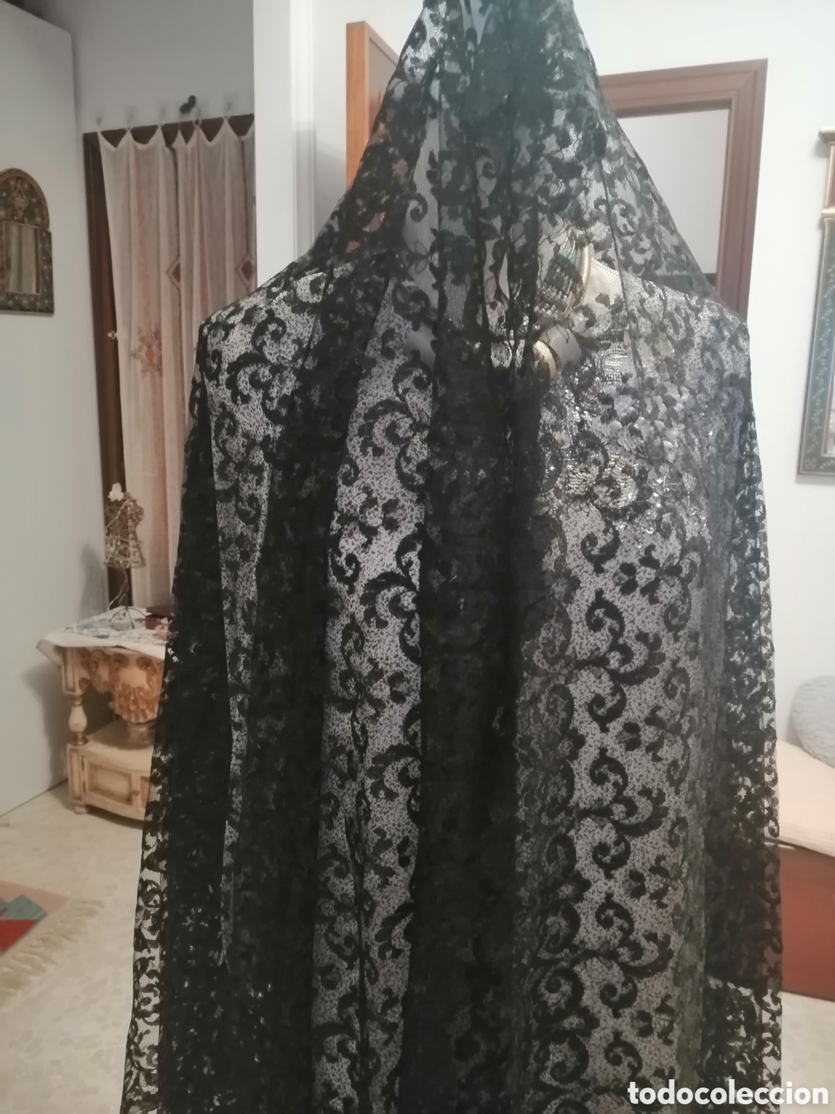 Antig&uuml;edades: Mantilla de blonda gran tama&ntilde;o - Foto 2