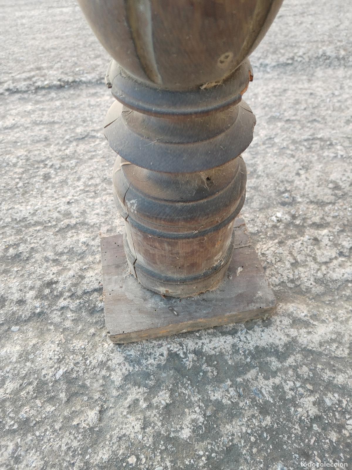 Antig&uuml;edades: pie de peana en madera tallada - Foto 3