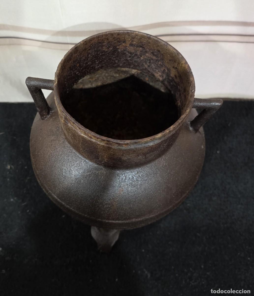 Antig&uuml;edades: Olla antigua de hierro fundido - Foto 3