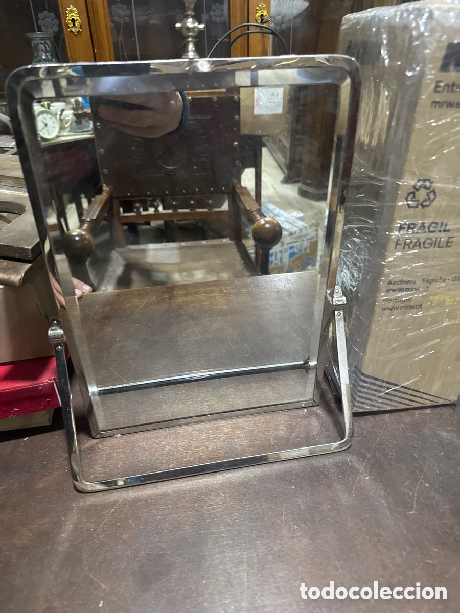 Antig&uuml;edades: Bonito espejo, biselado con soporte - Foto 2