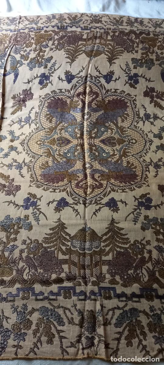 Antig&uuml;edades: CUBREMESA VINTAGE ESTAMPADO BEIG - Foto 1