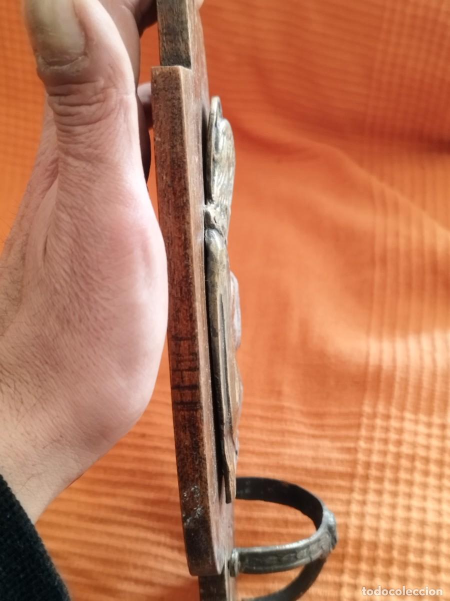 Antig&uuml;edades: Antigua benditera con falta. Religiosa - Foto 6
