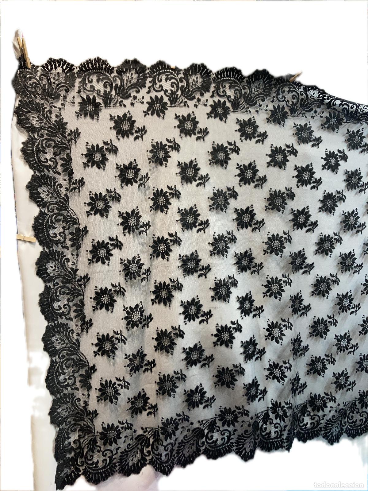 Antig&uuml;edades: GRAN MANTILLA A&Ntilde;OS 30 - Foto 3