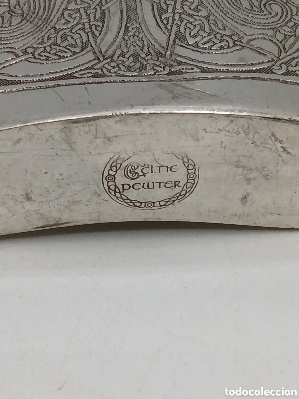 Antig&uuml;edades: Petaca Celtic Pewter metal plateado - Foto 5