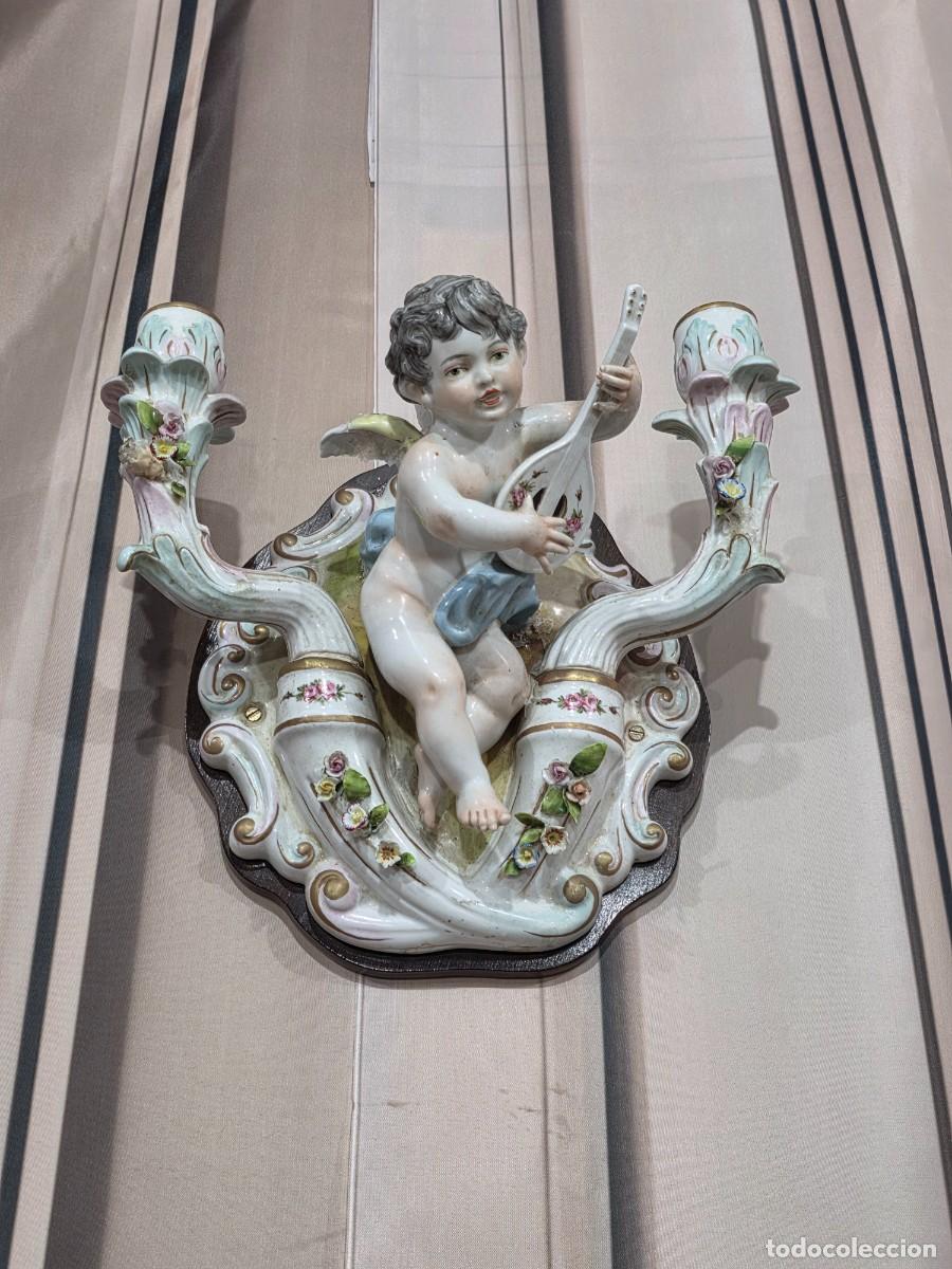 Antig&uuml;edades: Candelabro de pared de porcelana de estilo rococ&oacute; - Foto 2
