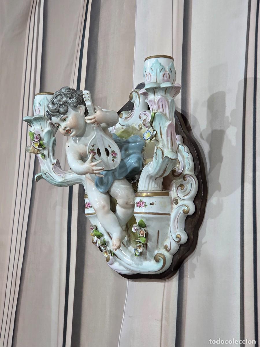 Antig&uuml;edades: Candelabro de pared de porcelana de estilo rococ&oacute; - Foto 3