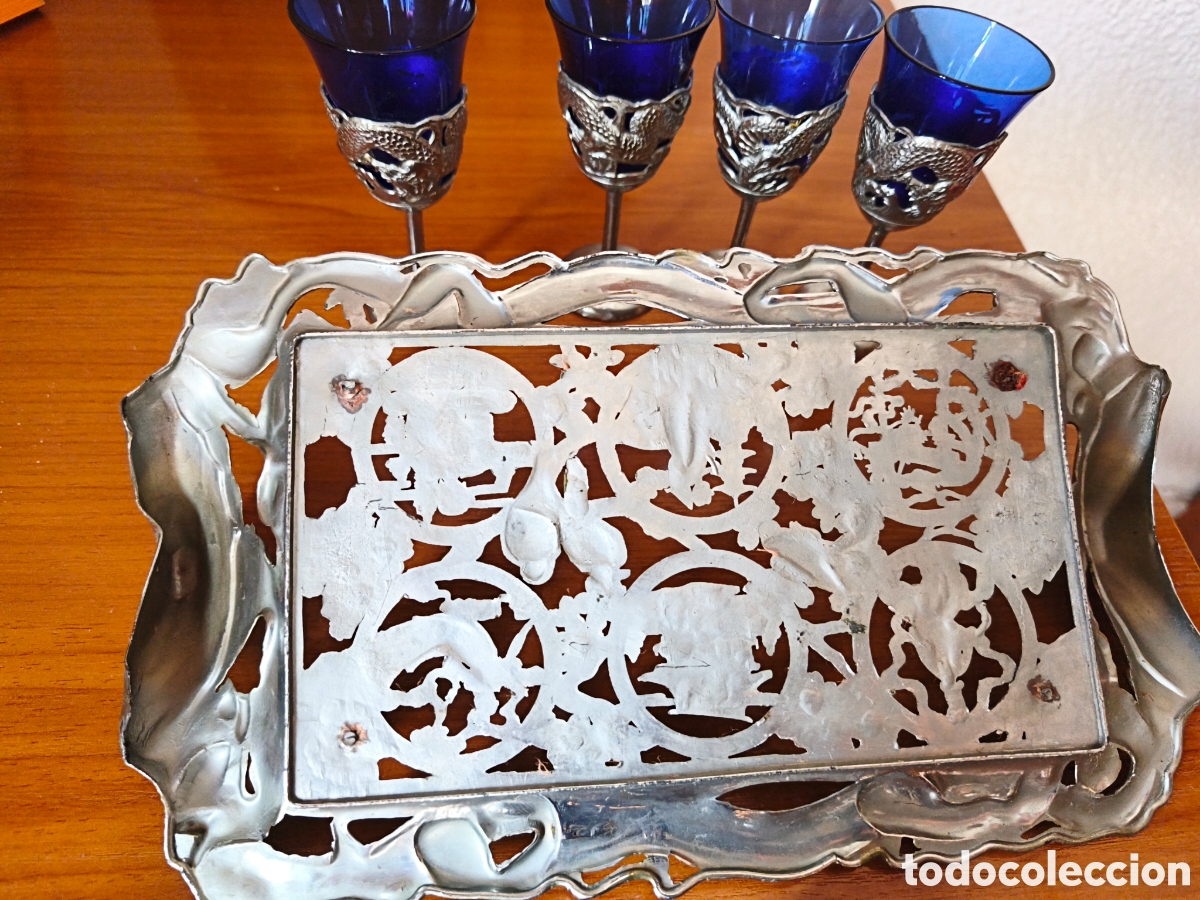 Antig&uuml;edades: Bandeja plateada con calado y copas para licor - Foto 2