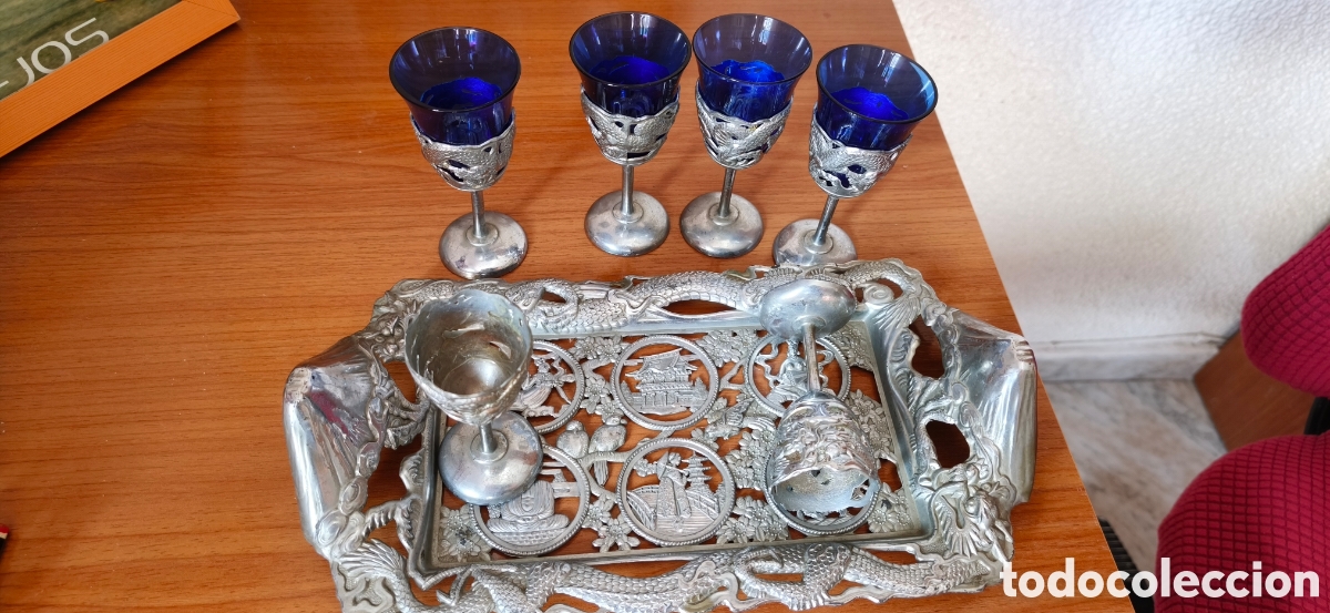 Antig&uuml;edades: Bandeja plateada con calado y copas para licor - Foto 8