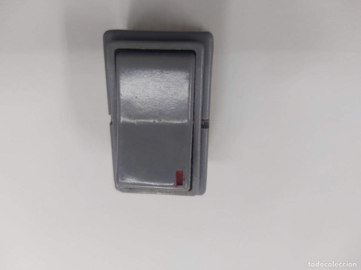 Antig&uuml;edades: ANTIGUO INTERRUPTOR SENCILLO METROPOLI EUNEA/BJC - Foto 1