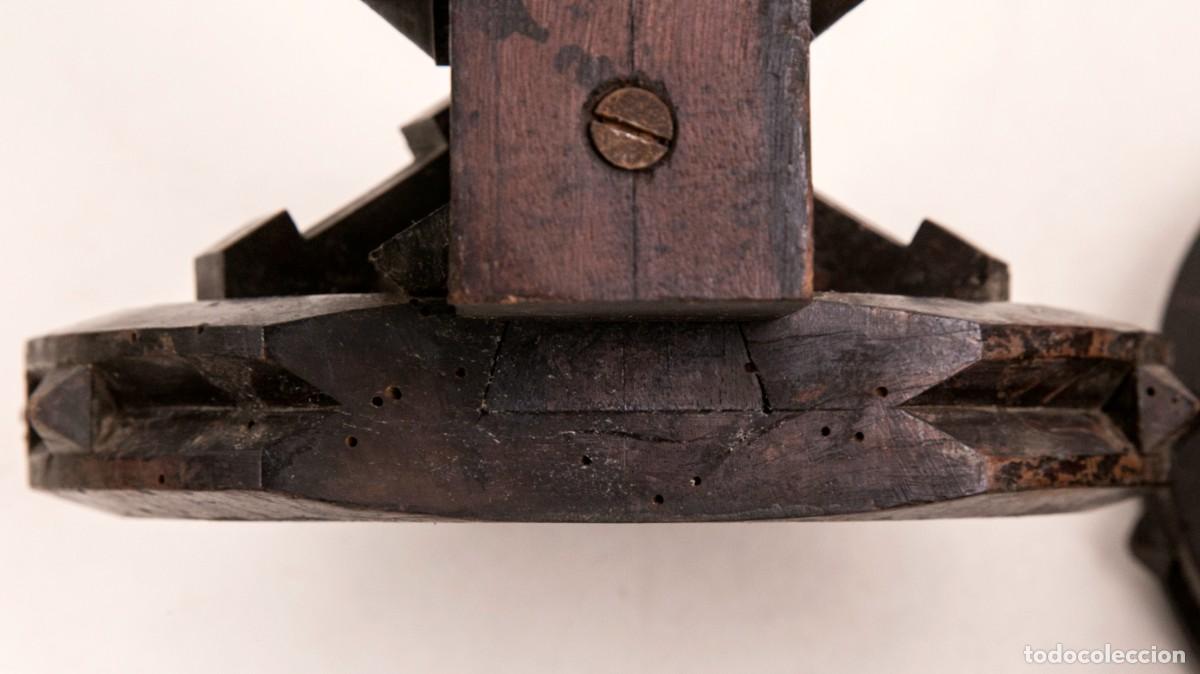 Antig&uuml;edades: SUJETALIBROS INGLESES - S. XIX - MADERA - Foto 9